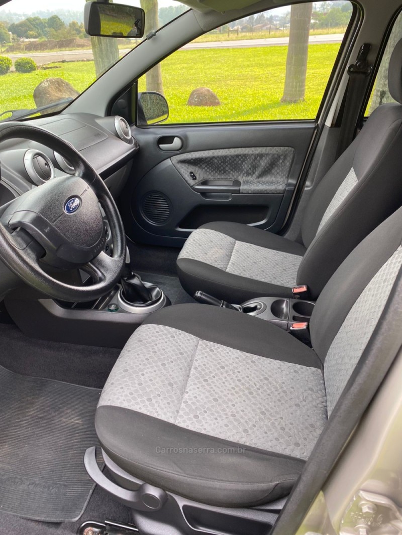 FIESTA 1.6 MPI CLASS 8V GASOLINA 4P MANUAL - 2011 - BOM PRINCíPIO