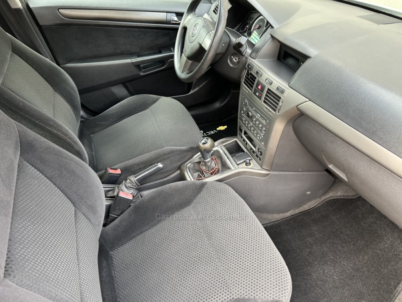 VECTRA 2.0 MPFI GT HATCH 8V FLEX 4P MANUAL - 2010 - CAXIAS DO SUL