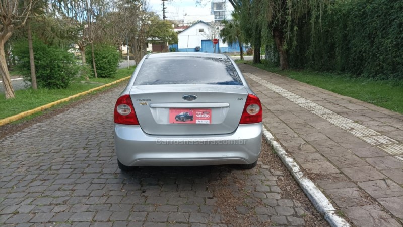 FOCUS 2.0 FC 16V GASOLINA 4P MANUAL - 2009 - FARROUPILHA