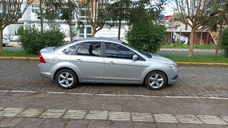 FOCUS 2.0 FC 16V GASOLINA 4P MANUAL - 2009 - FARROUPILHA