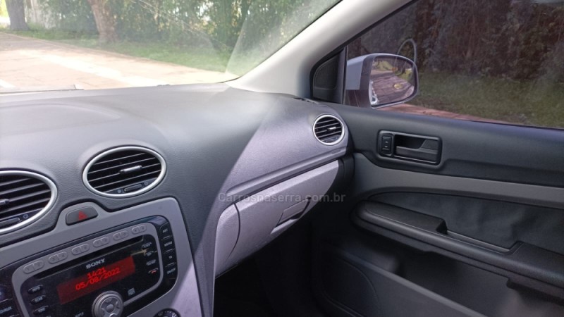 FOCUS 2.0 FC 16V GASOLINA 4P MANUAL - 2009 - FARROUPILHA