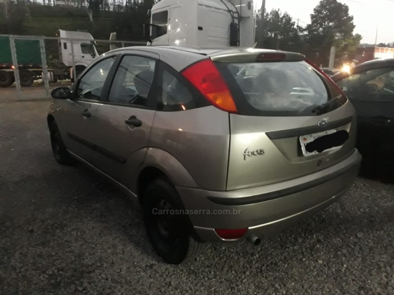 FOCUS 1.6 8V GASOLINA 4P MANUAL - 2005 - FARROUPILHA
