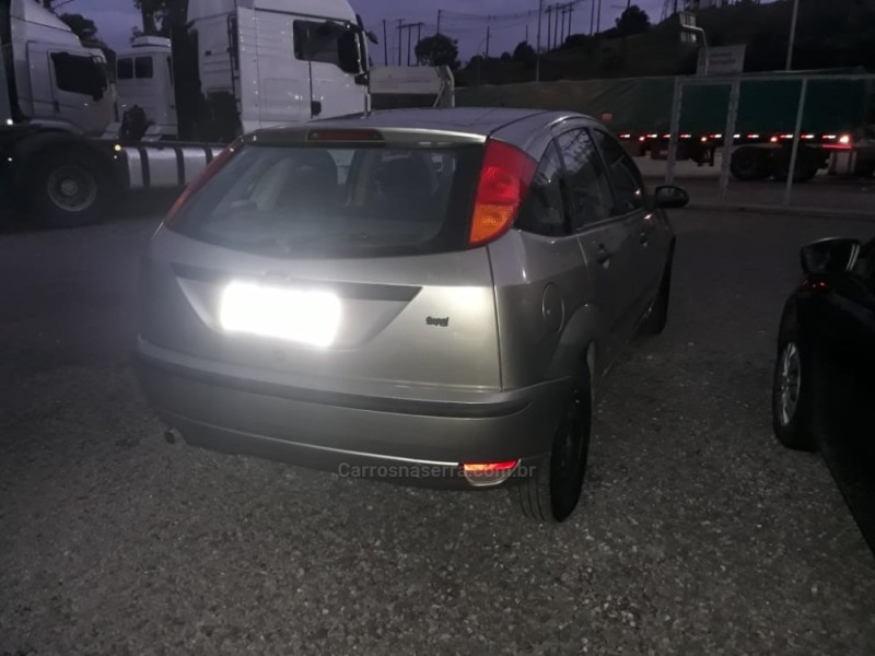 FOCUS 1.6 8V GASOLINA 4P MANUAL - 2005 - FARROUPILHA