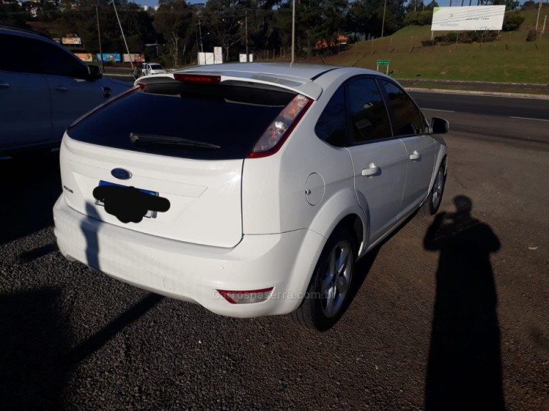 FOCUS 1.6 8V FLEX 4P MANUAL - 2013 - FARROUPILHA