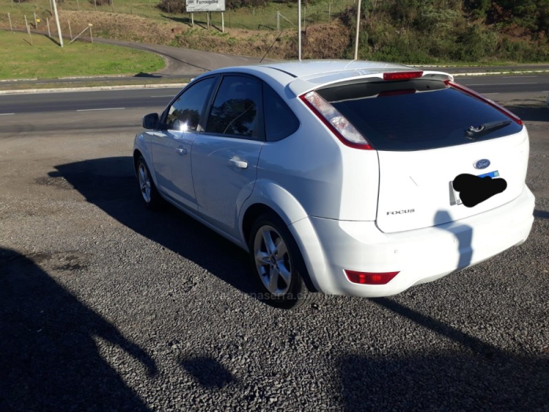 FOCUS 1.6 8V FLEX 4P MANUAL - 2013 - FARROUPILHA