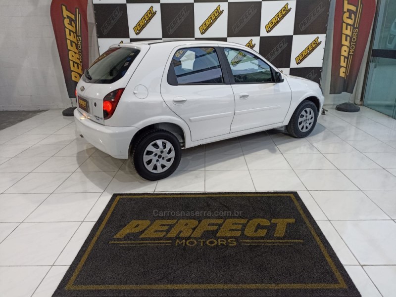 CELTA 1.0 MPFI LIFE 8V FLEX 4P MANUAL - 2015 - PORTãO