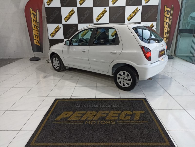 CELTA 1.0 MPFI LIFE 8V FLEX 4P MANUAL - 2015 - PORTãO