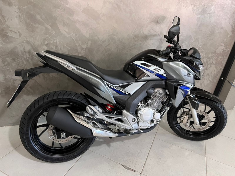 CB 250F TWISTER CBS