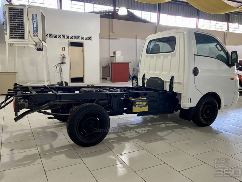 HR 2.5 TCI HD BAU 4X2 8V 97CV TURBO INTERCOOLER DIESEL 2P MANUAL - 2012 - ESTâNCIA VELHA