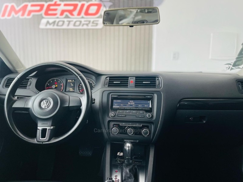 JETTA 2.0 COMFORTLINE FLEX 4P TIPTRONIC - 2012 - ESTâNCIA VELHA