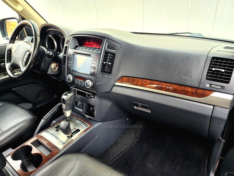 PAJERO FULL 3.2 HPE 4X4 16V TURBO INTERCOOLER DIESEL 4P AUTOMÁTICO - 2014 - SANTA CRUZ DO SUL