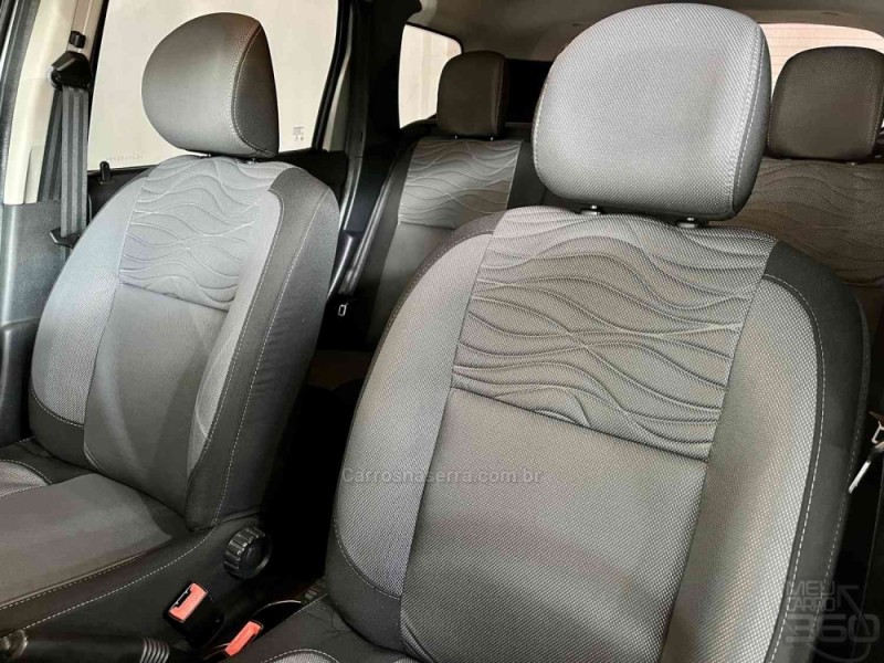 DUSTER 1.6 DYNAMIQUE 4X2 16V FLEX 4P MANUAL - 2014 - ESTâNCIA VELHA