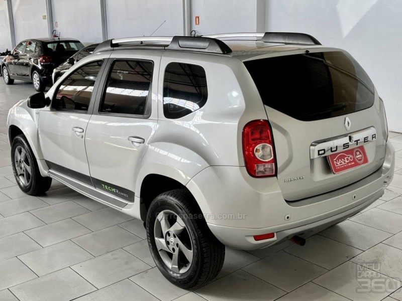 DUSTER 1.6 DYNAMIQUE 4X2 16V FLEX 4P MANUAL - 2014 - ESTâNCIA VELHA
