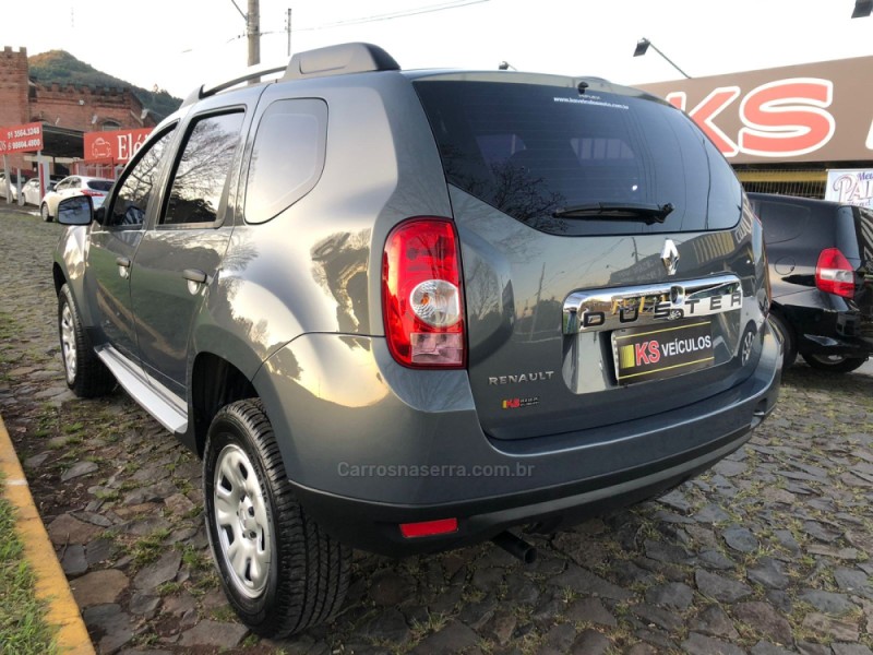 DUSTER 1.6 EXPRESSION 4X2 16V FLEX 4P MANUAL - 2012 - DOIS IRMãOS