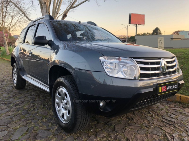 DUSTER 1.6 EXPRESSION 4X2 16V FLEX 4P MANUAL - 2012 - DOIS IRMãOS