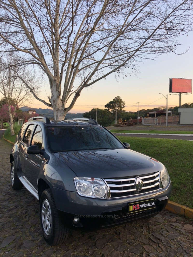 DUSTER 1.6 EXPRESSION 4X2 16V FLEX 4P MANUAL - 2012 - DOIS IRMãOS