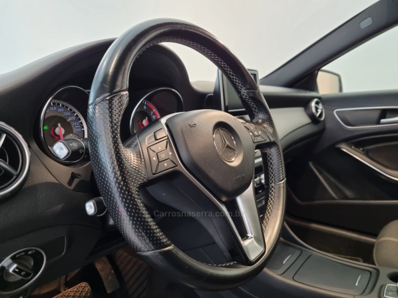 GLA 200 1.6 CGI VISION 16V TURBO GASOLINA 4P AUTOMÁTICO - 2015 - BENTO GONçALVES