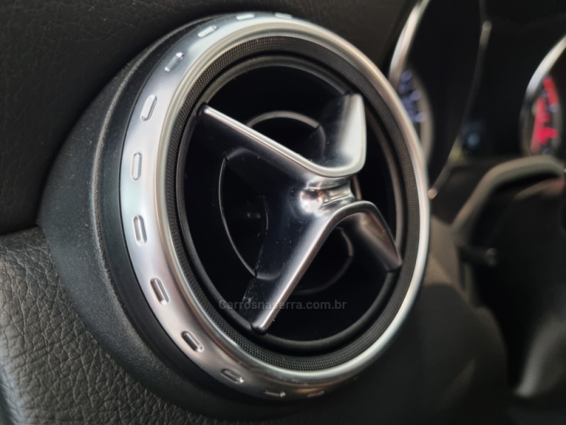 GLA 200 1.6 CGI VISION 16V TURBO GASOLINA 4P AUTOMÁTICO - 2015 - BENTO GONçALVES