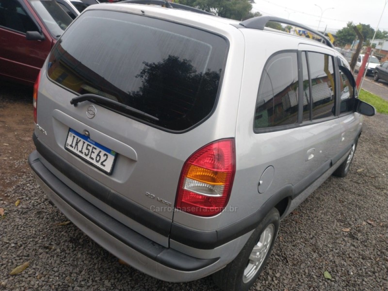 ZAFIRA 2.0 MPFI ELEGANCE 16V GASOLINA 4P MANUAL - 2001 - IGREJINHA