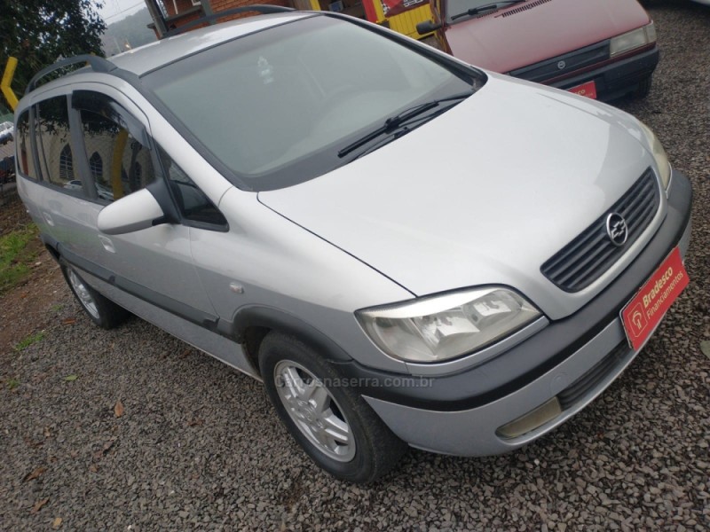 ZAFIRA 2.0 MPFI ELEGANCE 16V GASOLINA 4P MANUAL - 2001 - IGREJINHA