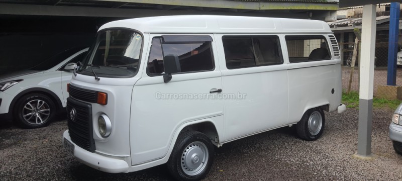 KOMBI 1.4 MI STD LOTAÇÃO 8V FLEX 3P MANUAL - 2014 - CAXIAS DO SUL