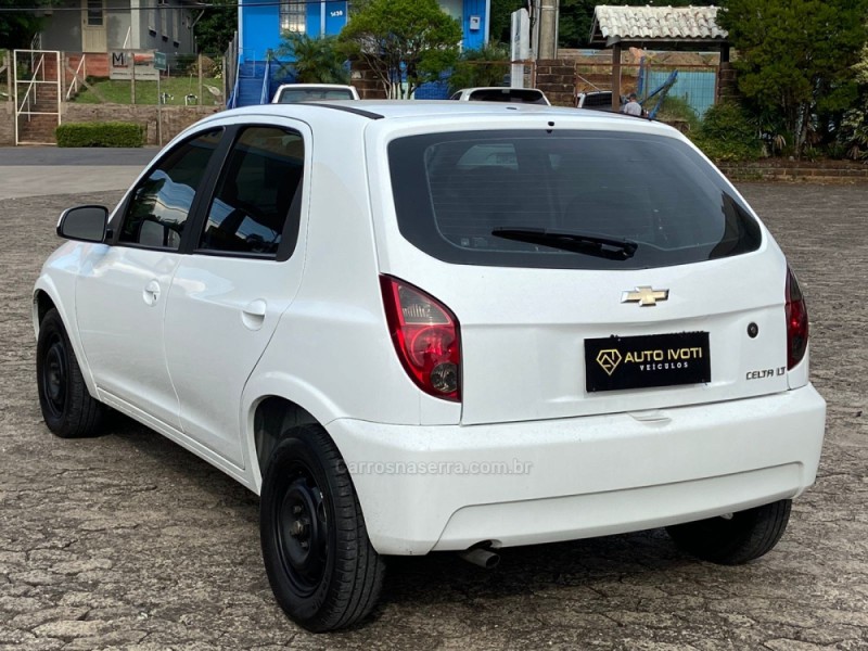 CELTA 1.0 MPFI LIFE 8V FLEX 4P MANUAL - 2015 - IVOTI