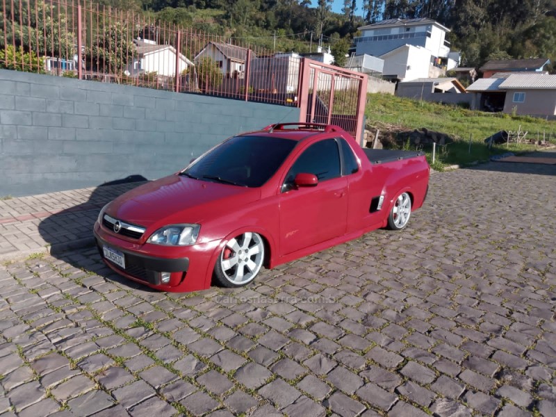 MONTANA 1.8 MPFI SPORT CS 8V FLEX 2P MANUAL - 2004 - FLORES DA CUNHA