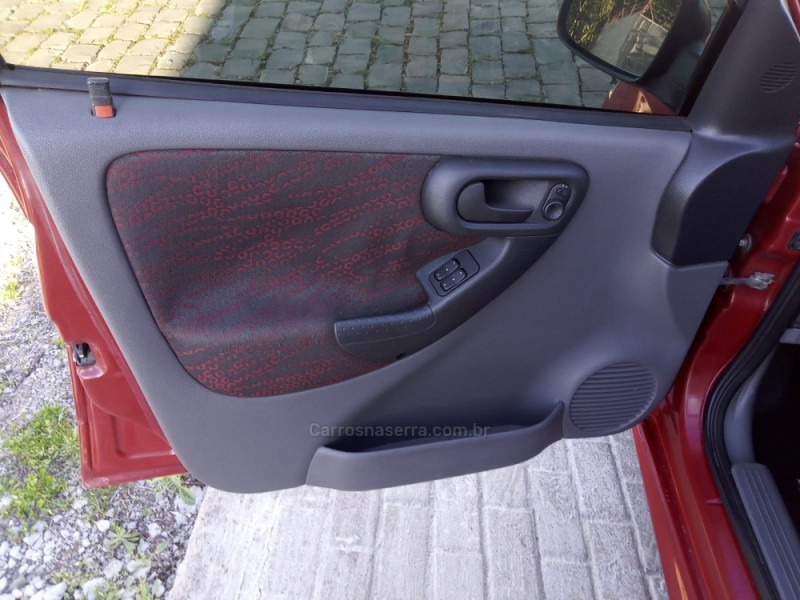 MONTANA 1.8 MPFI SPORT CS 8V FLEX 2P MANUAL - 2004 - FLORES DA CUNHA