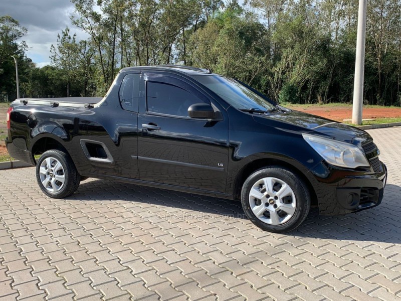 MONTANA 1.4 MPFI LS CS 8V FLEX 2P MANUAL - 2011 - PORTãO