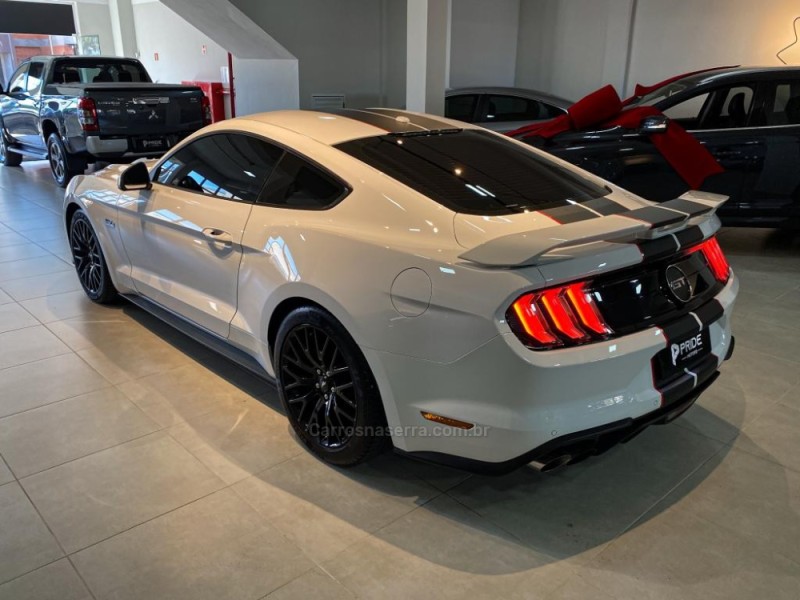 MUSTANG 5.0 GT PREMIUM COUPÉ V8 32V GASOLINA 2P AUTOMÁTICO - 2018 - CAXIAS DO SUL