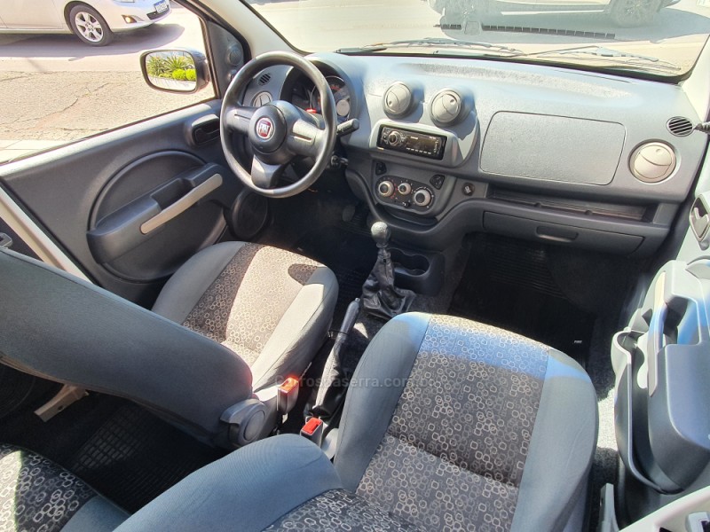 UNO 1.0 VIVACE 8V FLEX 4P MANUAL - 2012 - FARROUPILHA