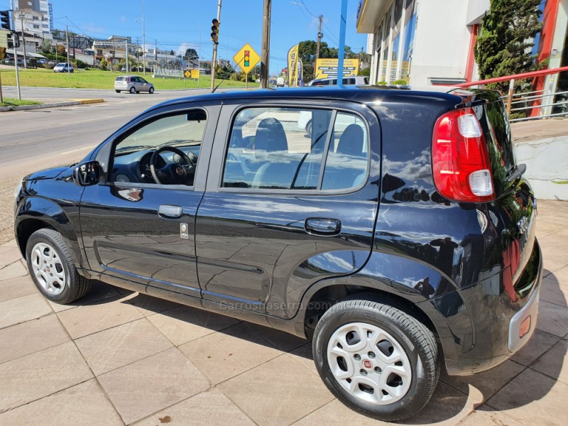 UNO 1.0 VIVACE 8V FLEX 4P MANUAL - 2012 - FARROUPILHA