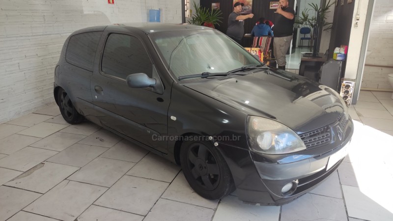 CLIO 1.0 AUTHENTIQUE 8V GASOLINA 2P MANUAL - 2005 - CAXIAS DO SUL