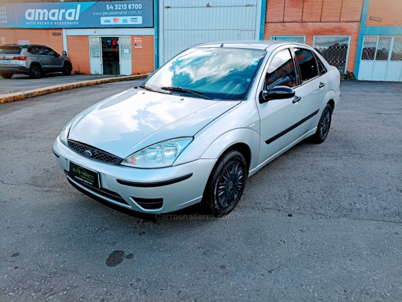 FOCUS 1.6 GL SEDAN 8V FLEX 4P MANUAL - 2005 - CAXIAS DO SUL