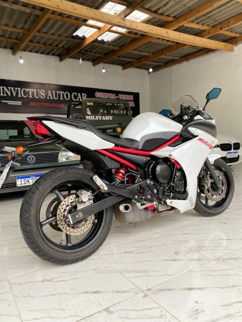 XJ6 F  - 2013 - CAXIAS DO SUL