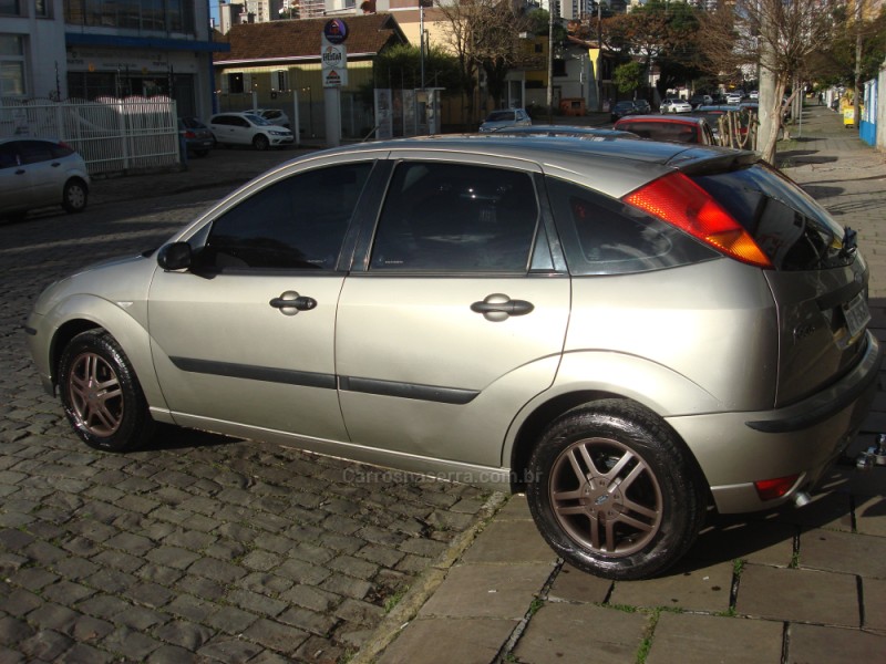 FOCUS 1.6 8V GASOLINA 4P MANUAL - 2007 - CAXIAS DO SUL