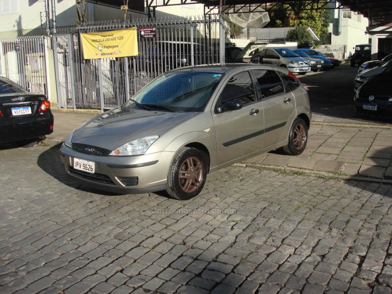 FOCUS 1.6 8V GASOLINA 4P MANUAL - 2007 - CAXIAS DO SUL