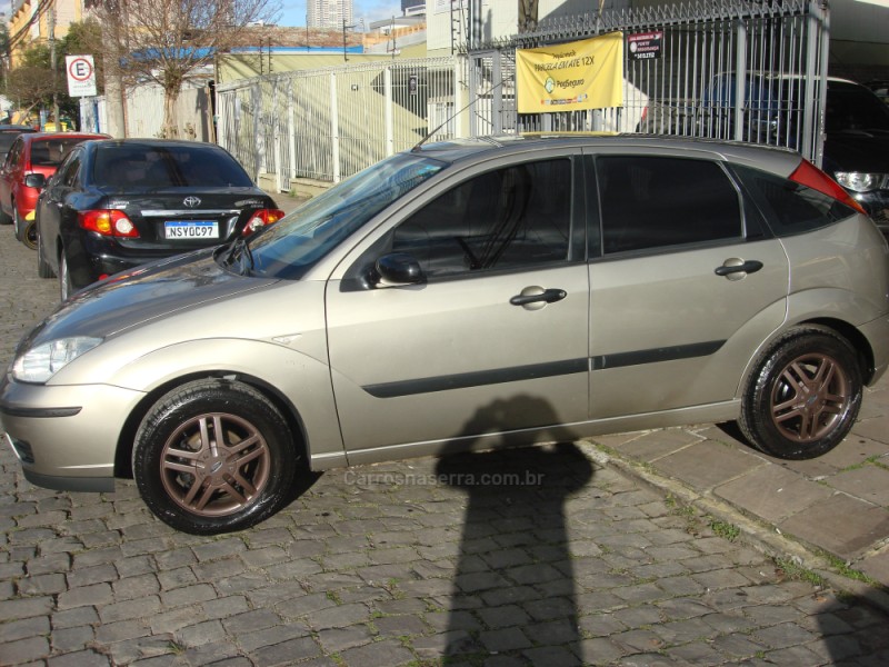 FOCUS 1.6 8V GASOLINA 4P MANUAL - 2007 - CAXIAS DO SUL