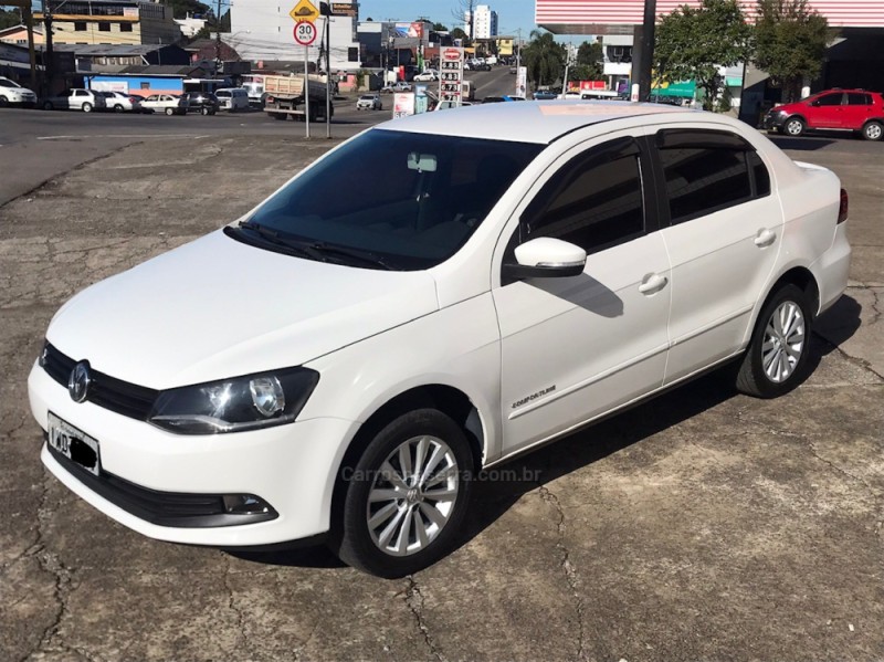 VOYAGE 1.0 MI COMFORTLINE 8V FLEX 4P MANUAL