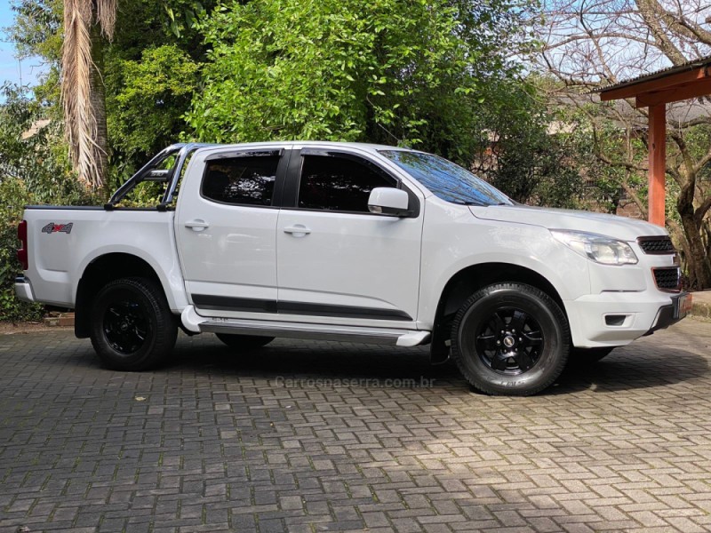 S10 2.8 LT 4X4 CD 16V TURBO DIESEL 4P MANUAL - 2013 - PAROBé