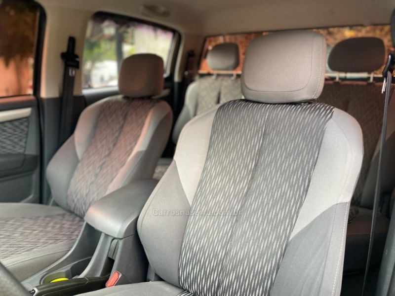 S10 2.8 LT 4X4 CD 16V TURBO DIESEL 4P MANUAL - 2013 - PAROBé