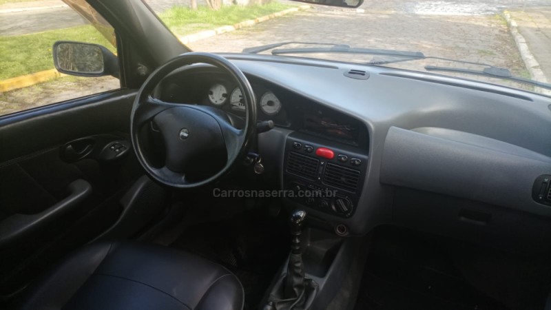 PALIO 1.6 MPI ADVENTURE WEEKEND 8V GASOLINA 4P MANUAL - 2000 - FARROUPILHA