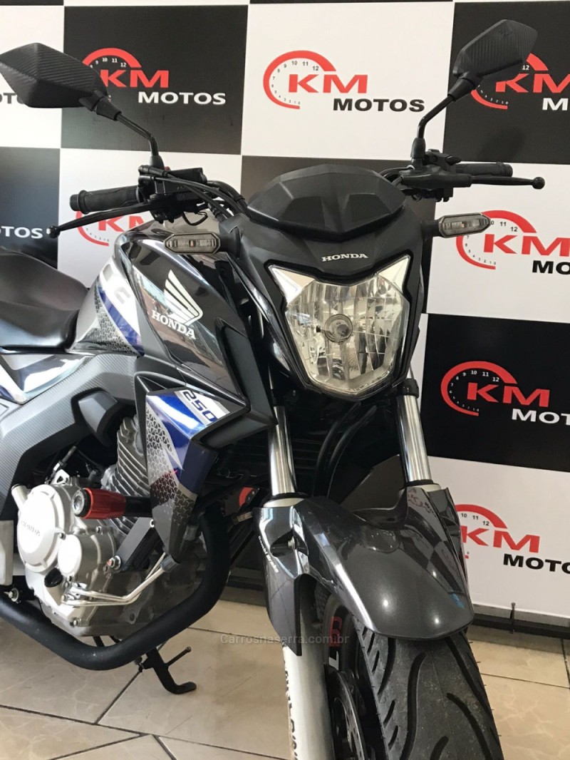 CB 250F TWISTER CBS - 2020 - PORTãO