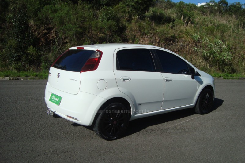 PUNTO 1.4 ATTRACTIVE 8V FLEX 4P MANUAL - 2011 - FLORES DA CUNHA