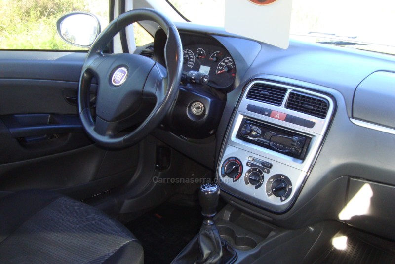 PUNTO 1.4 ATTRACTIVE 8V FLEX 4P MANUAL - 2011 - FLORES DA CUNHA