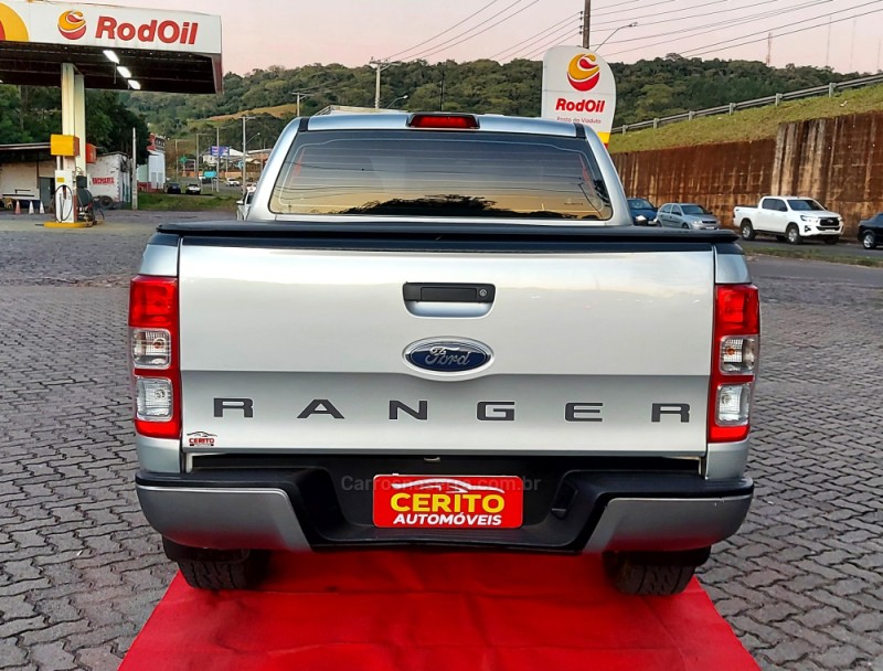 RANGER 2.2 XLS 4X4 CD 16V DIESEL 4P MANUAL - 2017 - PAROBé