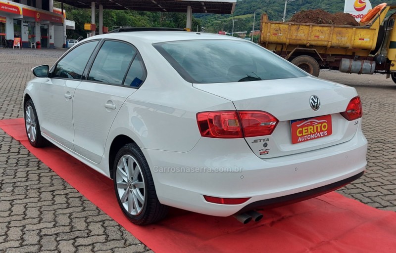 JETTA 2.0 COMFORTLINE FLEX 4P TIPTRONIC - 2014 - PAROBé