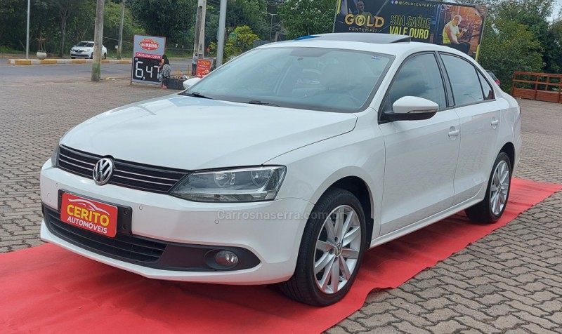 JETTA 2.0 COMFORTLINE FLEX 4P TIPTRONIC - 2014 - PAROBé