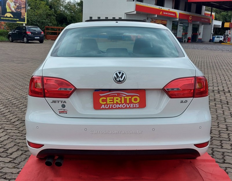 JETTA 2.0 COMFORTLINE FLEX 4P TIPTRONIC - 2014 - PAROBé