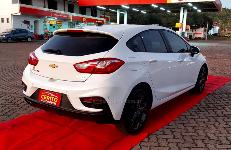 CRUZE 1.4 TURBO LT SPORT6 16V FLEX 4P AUTOMÁTICO - 2017 - PAROBé